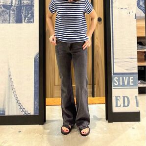 タグ付き新品Levi's/リーバイス MIDDY ANKLE フレア デニムパンツ 27 人気完売品