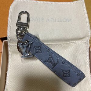 【正規オンライン購入】【新品・未使用】ルイヴィトン キーホルダー・ドラゴンヌ M82373