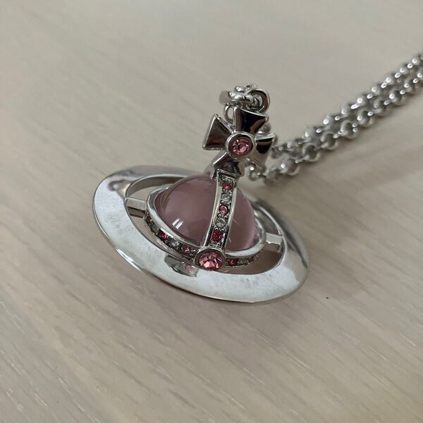 【美品※7月までの出品】Vivienne Westwood タイニーオーブネックレス ピンク