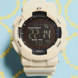 ダッシュ電波ソーラー腕時計 ホワイト系