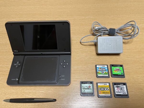 ニンテンドーDSi LL 中古 付属タッチペンなし おまけソフト付き ジャンク
