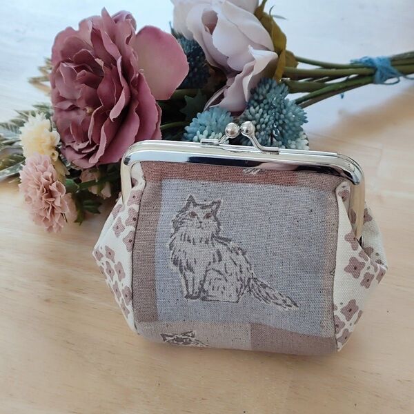 ぷっくりマチ付きがま口ポーチ ブラウン系猫柄 ハンドメイド