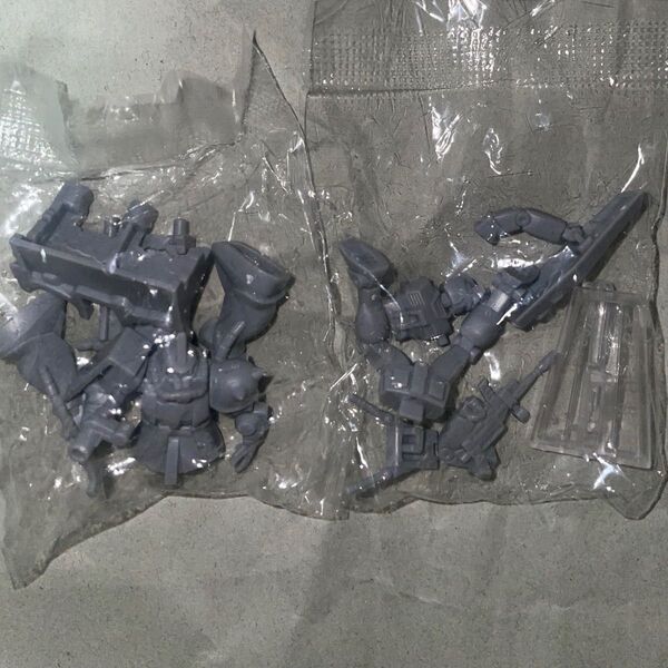 【新品未開封】チョコサプ 機動戦士ガンダム ガンダム(ビームライフル)・シャア専用ザク