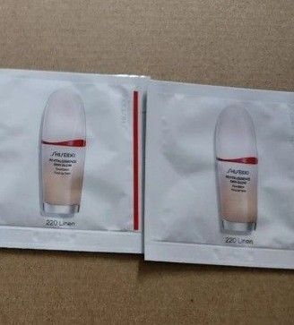 SHISEIDO エッセンス スキングロウ ファンデーション 220 Linen 1ml 2包 美ST雑誌付録