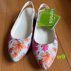【未使用品】crocs サンダル フローラル柄 W9タグ付き