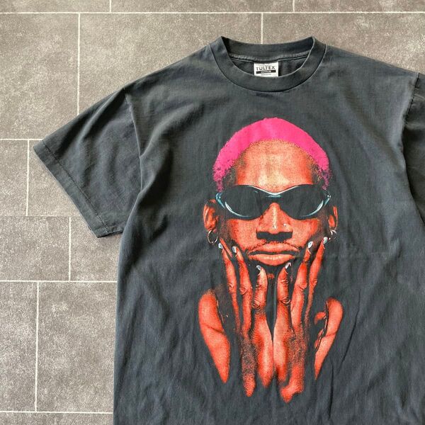 Dennis Keith Rodman, デニスロッドマン NOT OF THIS WORLD S/S フェード Tシャツ