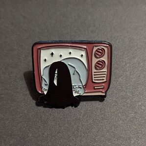 貞子 × ブラウン管テレビ ピンバッジ N39-6
