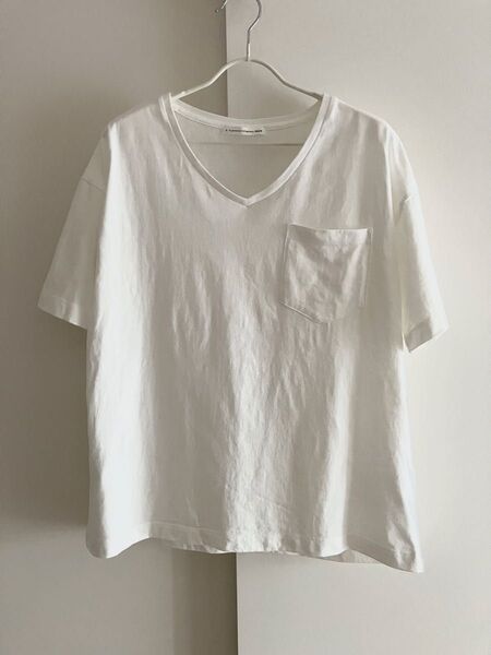 【イーハイフンワールドギャラリー】白Tシャツ Vネック 半袖 綿 フリーサイズ