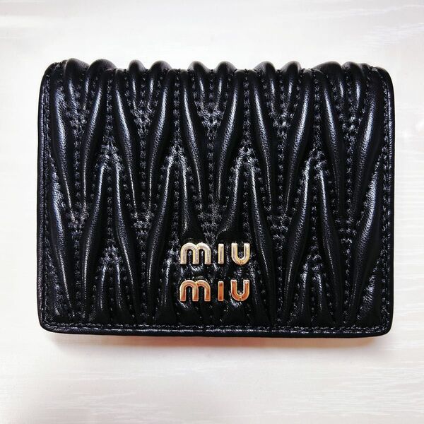 miumiu ミュウミュウ 二つ折り財布 ウォレット