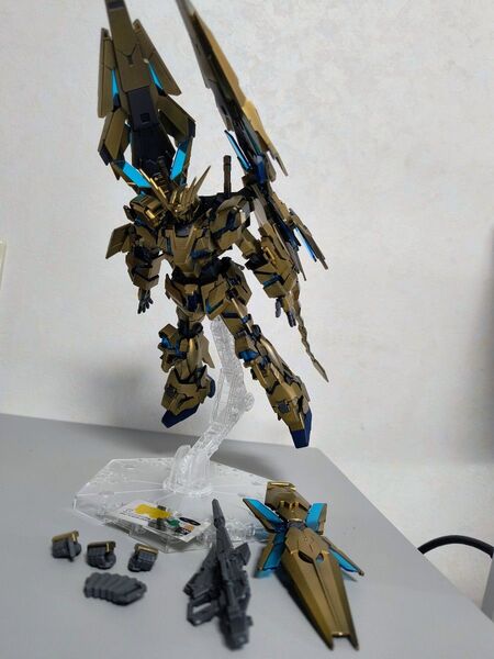 hg 1/144 フェネクス ユニコーンガンダム3号機 組立塗装品 平手割れあり