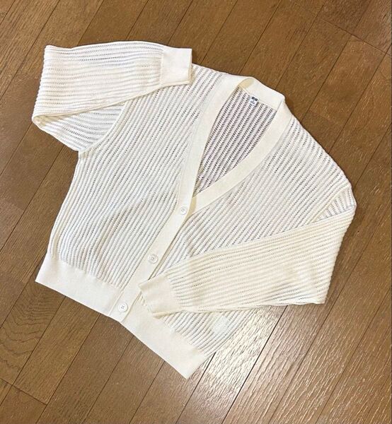 未使用 UNIQLO メッシュVネックショートカーディガン 春 夏 オフホワイト トップス シンプル