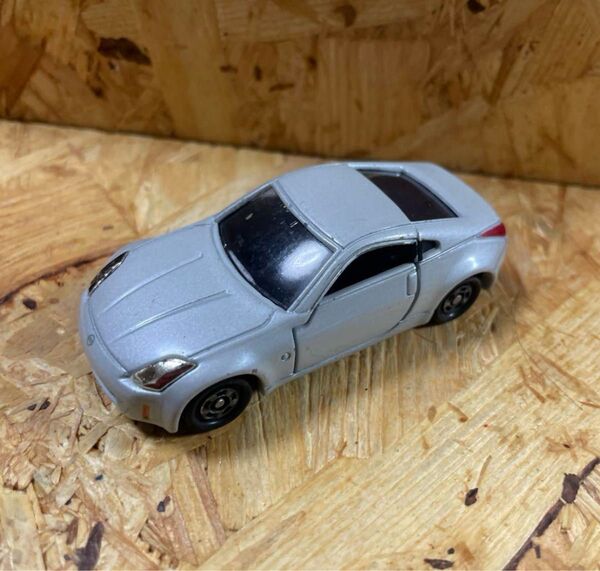 トミカ 日産フェアレディZ ミニカー レアカラー? 202449