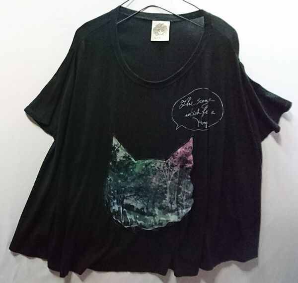 美品【スカラー】猫さんフェイス★森と動物柄シアー素材使いオーバーサイズTシャツ★カットソー プルオーバー トップス ねこ cat