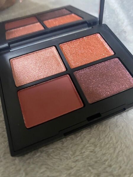 NARS クワッドアイシャドー