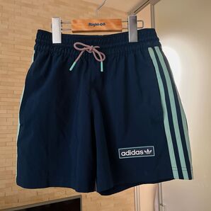 美品 adidas ショートパンツ ネイビー 水着 スイムウェア xs