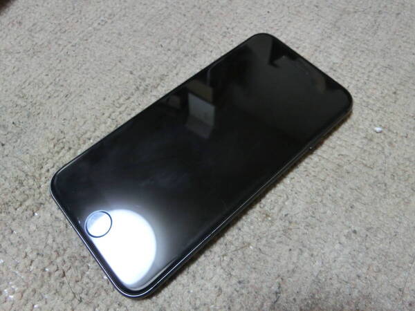 MQ782J/A iPhone 8 64GB スペースグレー docomo SIMロック解除済 中古 送料無料