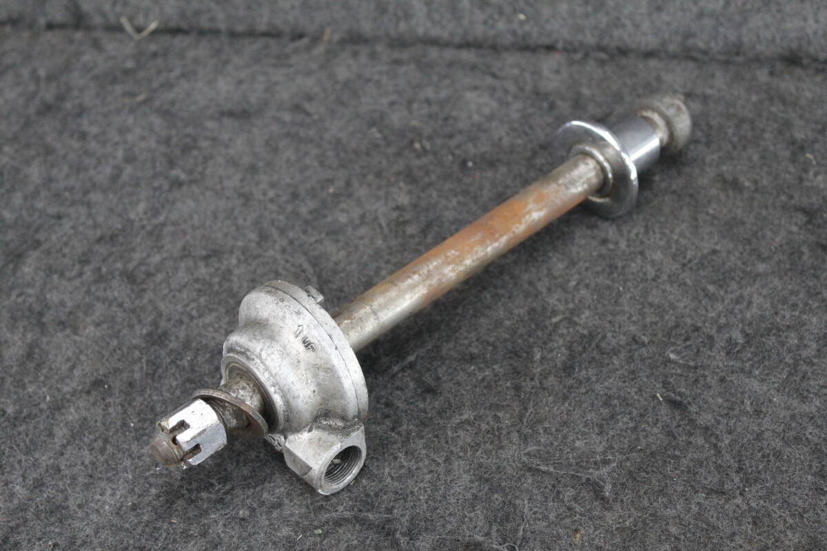 ゼファー400/550純正フロントアクスルシャフト スピードメーターギア付き ゼファー400/550純正フロントアクスルシャフト スピードメーター