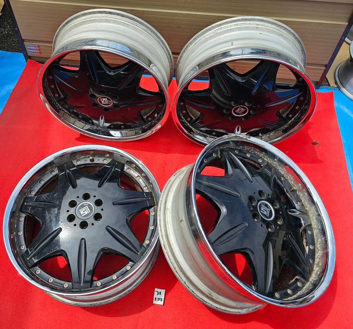 ム*ス様 クライスラー300c取り外し22インチホイール4本 クライスラー 300C タイヤ交換 22インチ サマータイヤ お