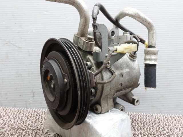 タント後期用エアコンコンプレッサー中古品(実動品) ダイハツ 純正 タント 《 LA600S 》 エアコンコンプレッサー