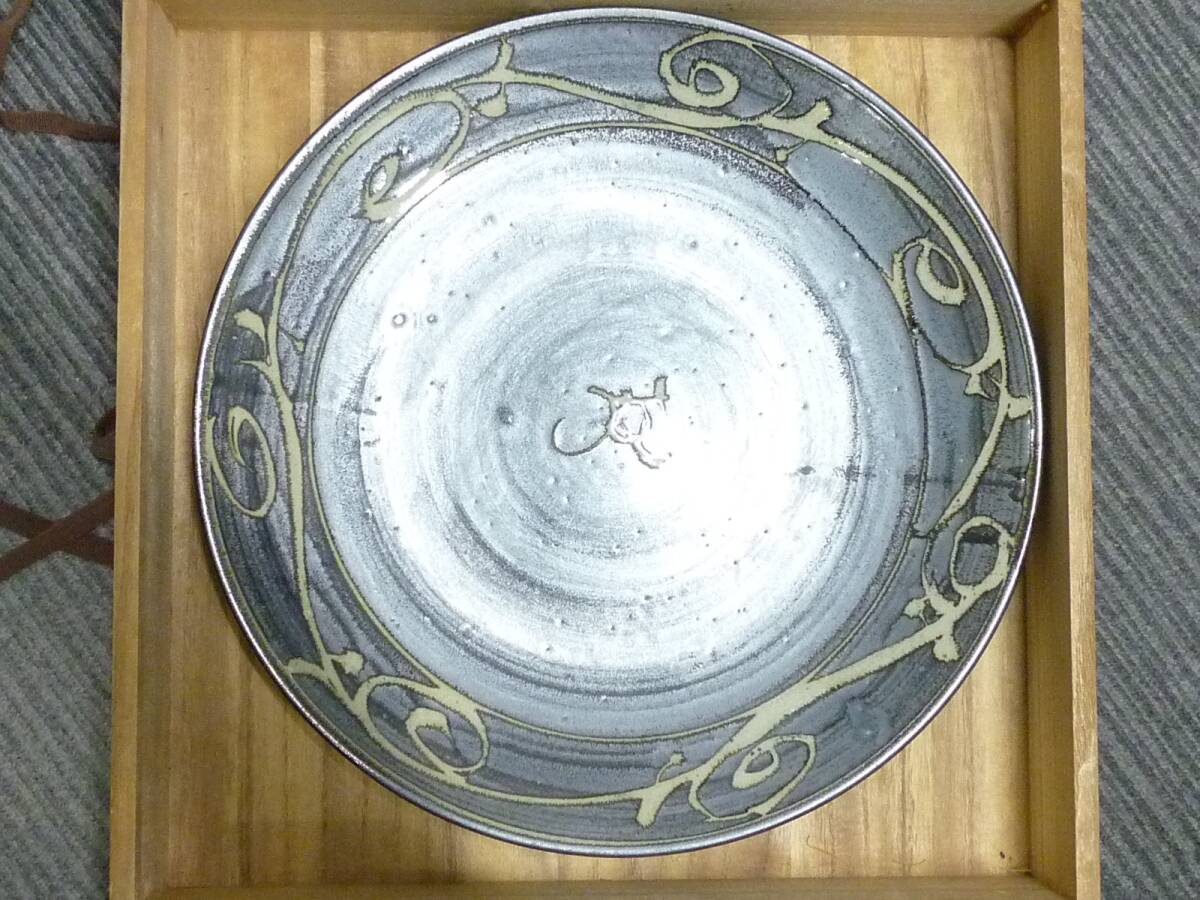 河井久 飾り皿大皿「唐草紋鉢」直径37.5cm 共箱 河井寛次郎・河井武一に師事 Yahoo!オークション -「河井武一」の落札相場・落札価格