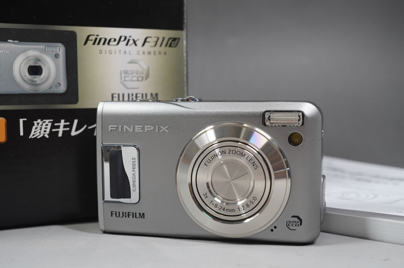 Yahoo!オークション -「finepix f31fd」の落札相場・落札価格