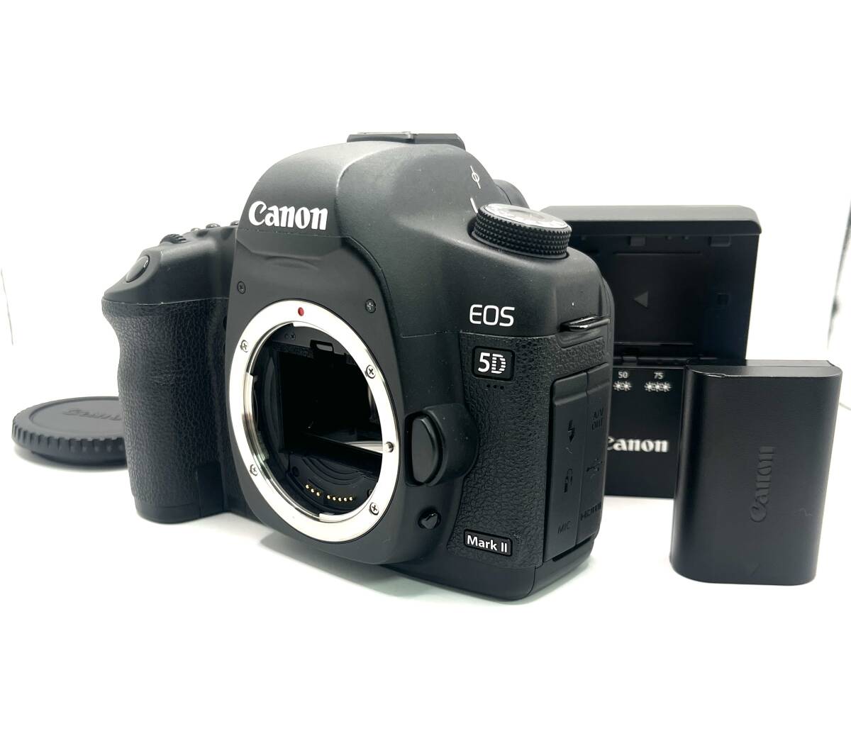 美品 ショット数 8千台 Canon EOS 5D Mark Ⅱ ボディのみ Used Canon EOS 5D Mark II Digital Camera (Body Only) 2764B034AA