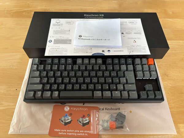 メカニカルキーボード Keychron K8 赤軸 日本語配列 JIS RGB 有線/無線 Bluetooth 静音化リング付き 動作確認済み