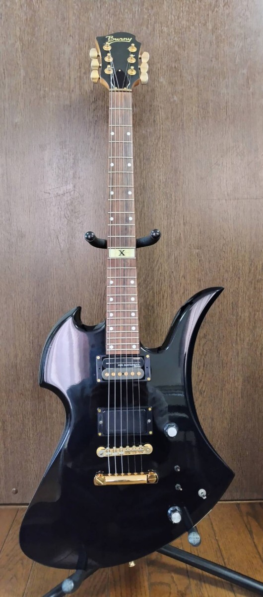 モッキンバード　黒　hide　ソフトケース付 hide】モッキンバード 黒 純正ケース付き - メルカリ