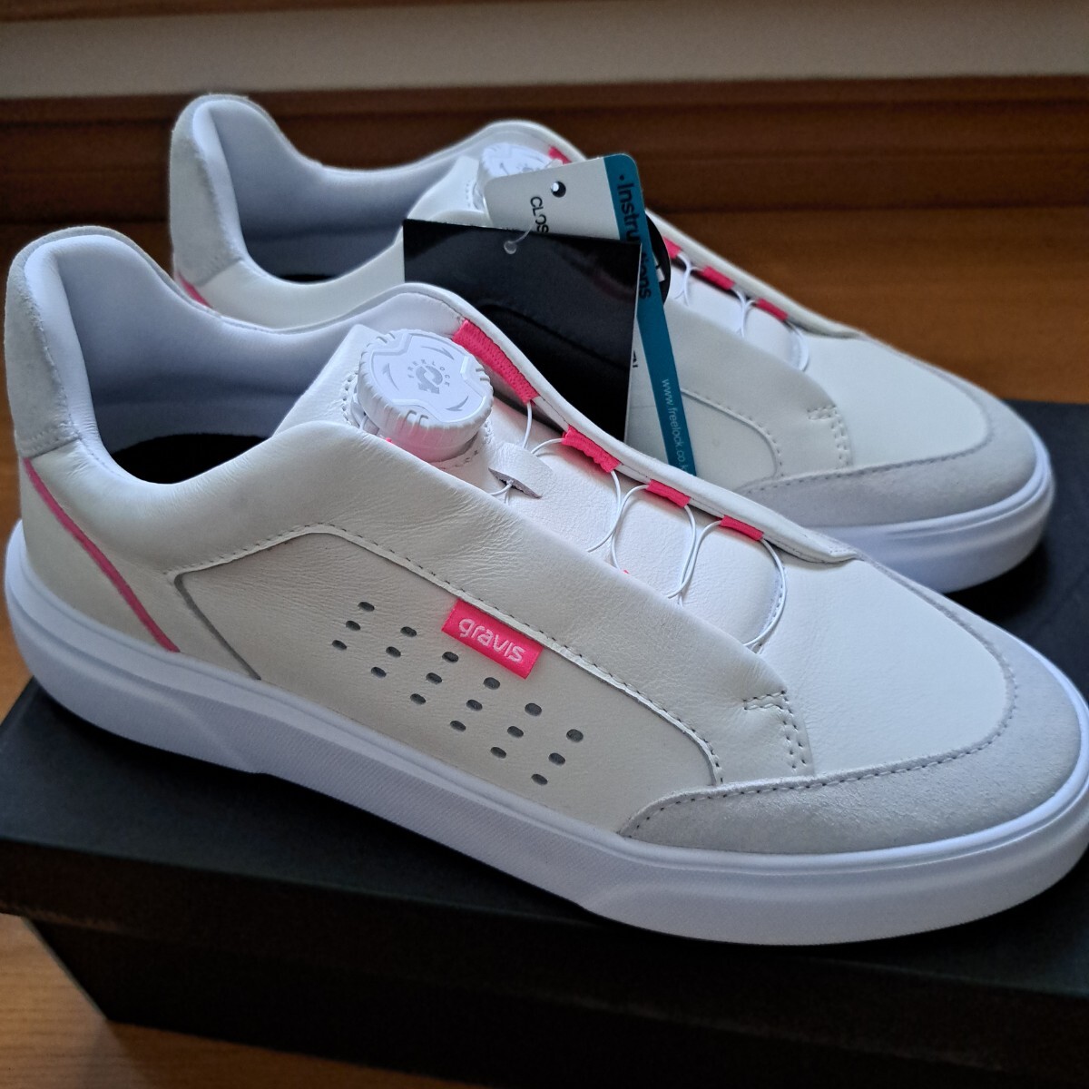 新品未使用グラビスゴルフシューズ　24センチ gravis golfファーストコレクションが2022年春夏より世界初