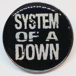 送料無料 システム・オブ・ア・ダウン 丸 ロックバンド ピンブローチ ピンズ PINS バッジ アメリカン雑貨 スマアク