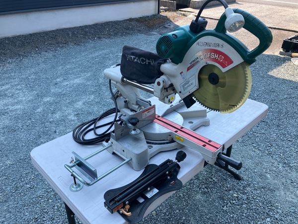 ★クーポン★ 日立 260mm スライド丸のこ C10FSHレーザー付き / マキタ 補助ローラー セット / チップソー付 / HITACHI ハイコーキ HiKOKI