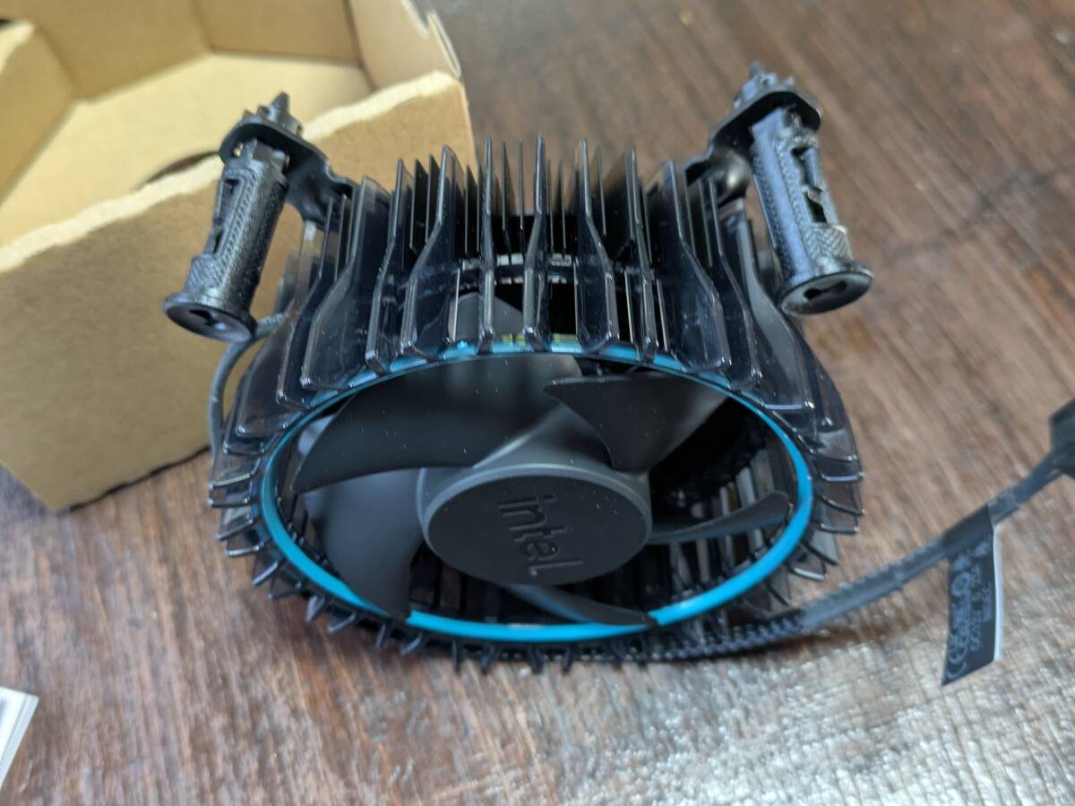 Intel core i5 12400F ファン未使用 Intel core i5 12400F ファン未使用 - メルカリ