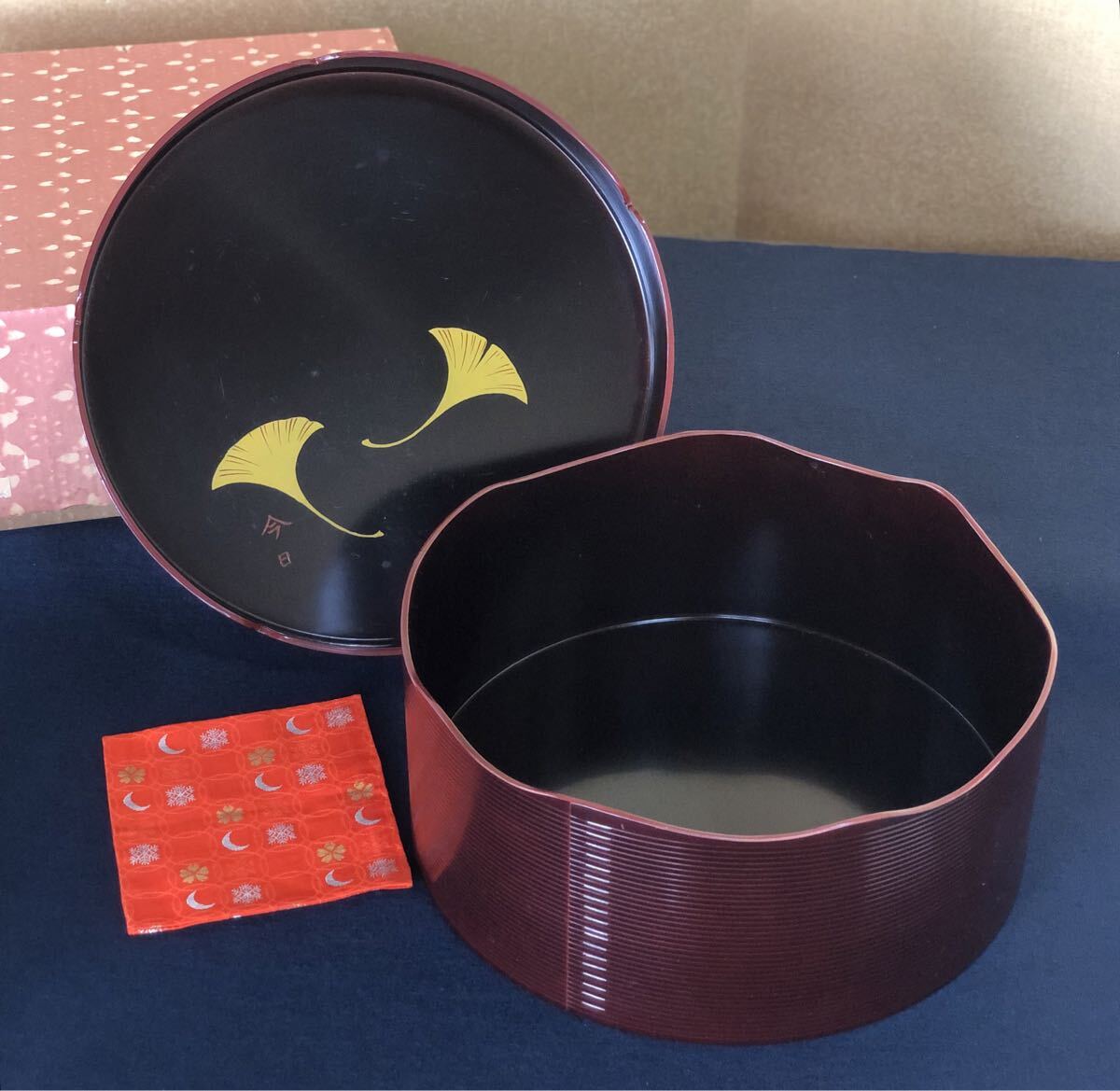 美品 茶道具 木製溜塗千歳盆 元箱 茶器/茶道具 千歳盆】 上 本漆塗り 真塗り 蓋裏銀杏 木製 – 今屋