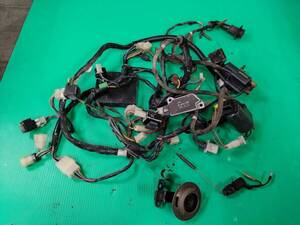 100 D1 ヤマハ FZR250 2KR メインハーネス リレーなど 中古 20250807