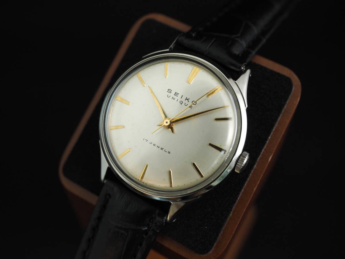 極稀少　セイコー　ユニーク　変わり文字盤　17石　　ゴールド　手巻き　稼動品 極稀少 セイコー ユニーク 変わり文字盤 17石 ゴールド 手巻き