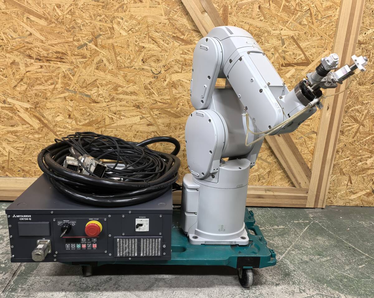 三菱電機　産業用ロボット　RV-3S　通電未確認、 動作未確認　1式