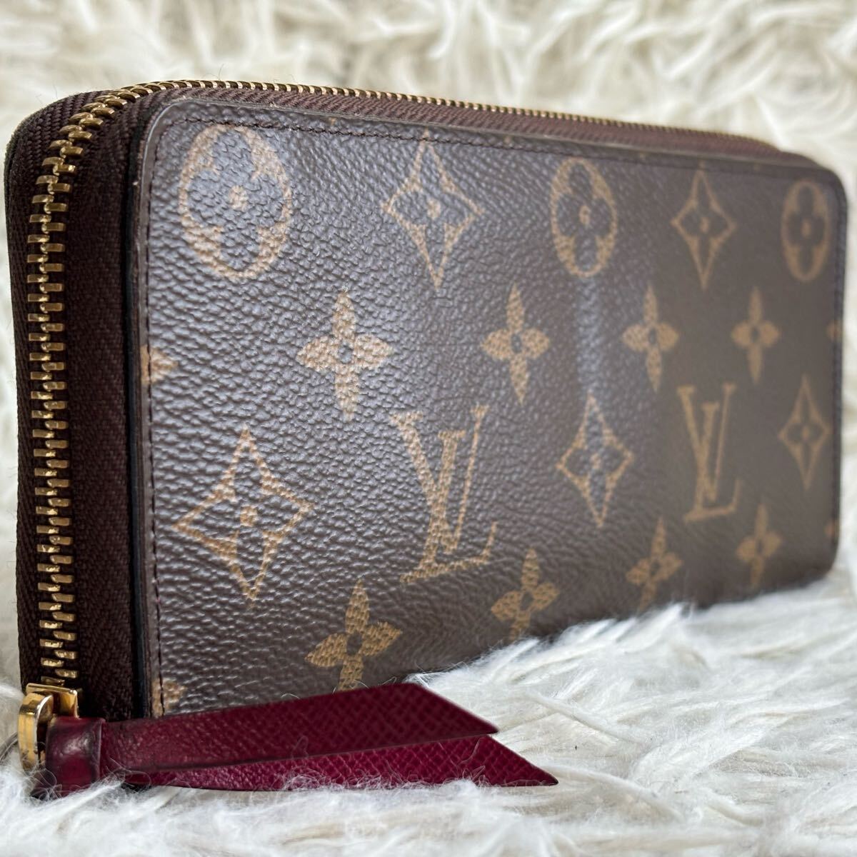 ルイヴィトン【現行　未使用に近い】モノグラム フューシャ ジッピークレマンス ルイヴィトン【現行 未使用に近い】モノグラム フューシャ