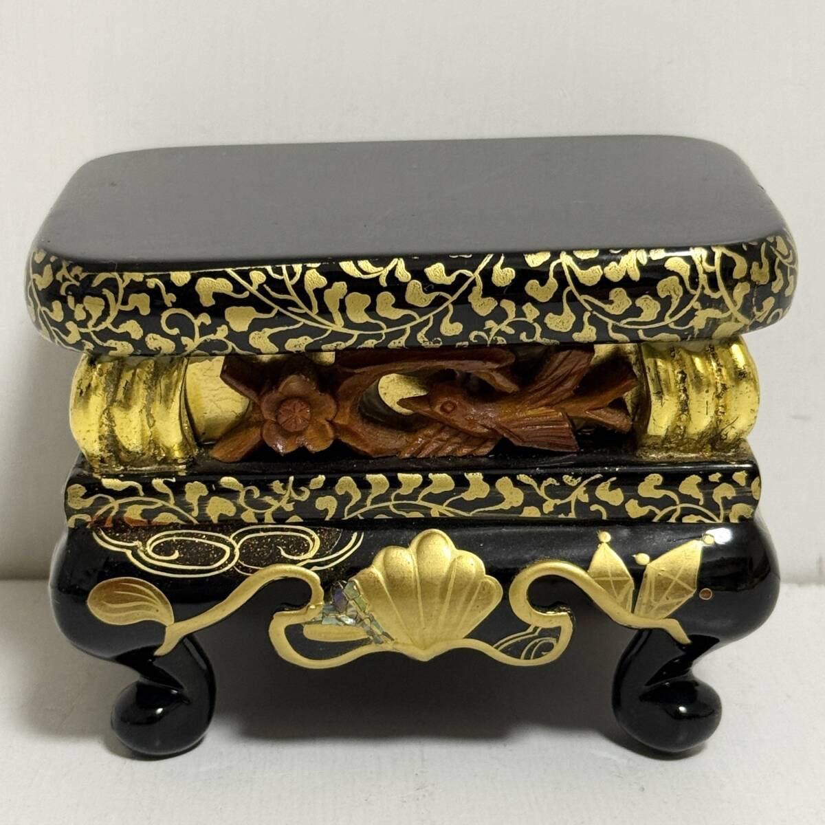 時代物 黒漆塗金蒔絵螺鈿細工 見台 経台 経机 仏具 仏教美術 古美術 骨董品 江戸期 黒漆塗金蒔絵螺鈿細工 家紋入見台 仏教美術 経台 経机