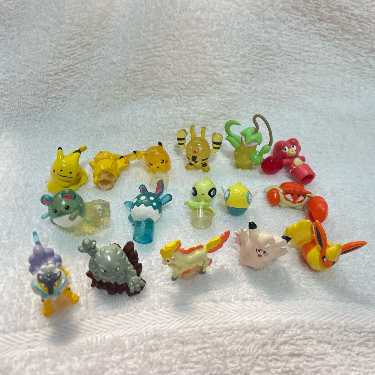 Yahoo!オークション -「メタモン ピカチュウ フィギュア」の落札相場