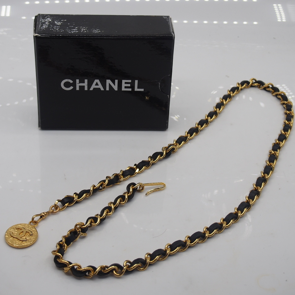 CHANEL チャームチェーンベルト 楽天市場】CHANEL シャネル チャーム付き 95P アイコン チェーン