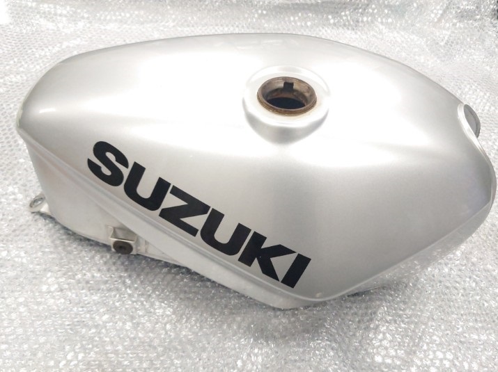 ＧＳ７５０純正燃料タンク SUZUKI GS550 GS750 純正 未使用 燃料タンク キャップ ガソリンタンク