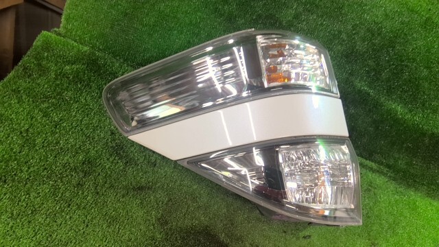 トヨタヴェルファイアDBA-GGH20テールランプ 2025年最新】Yahoo!オークション -ヴェルファイア ggh20w(テール