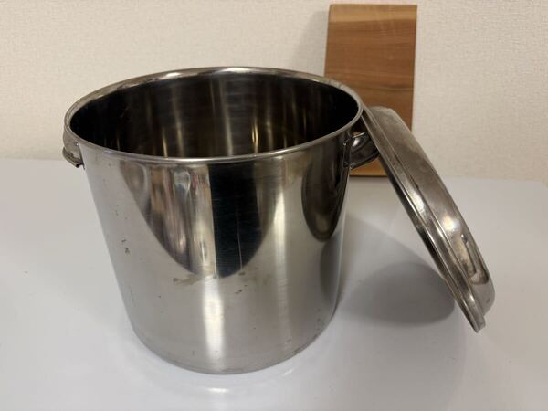 業務用 フードストッカー 蓋付き 中サイズ ステンレス 調理器具 飲食店 厨房用品 寸胴型