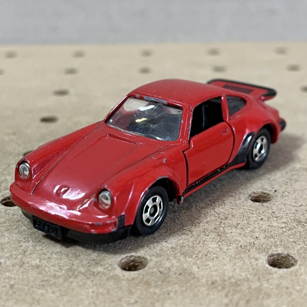 エイダイ製 ポルシェ 930 ターボ ミニカー 赤 2025年最新】Yahoo!オークション -ポルシェ930ターボ(ミニカー