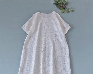 リネン100%ストライプ刺繍半袖ワンピース♪