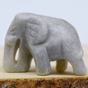 翡翠 ヒスイ 天然石 パワーストーン A貨 無着色 ミャンマー産 硬玉 象 彫刻 置物 一点物 プレゼント お守り ギフト 象⑥