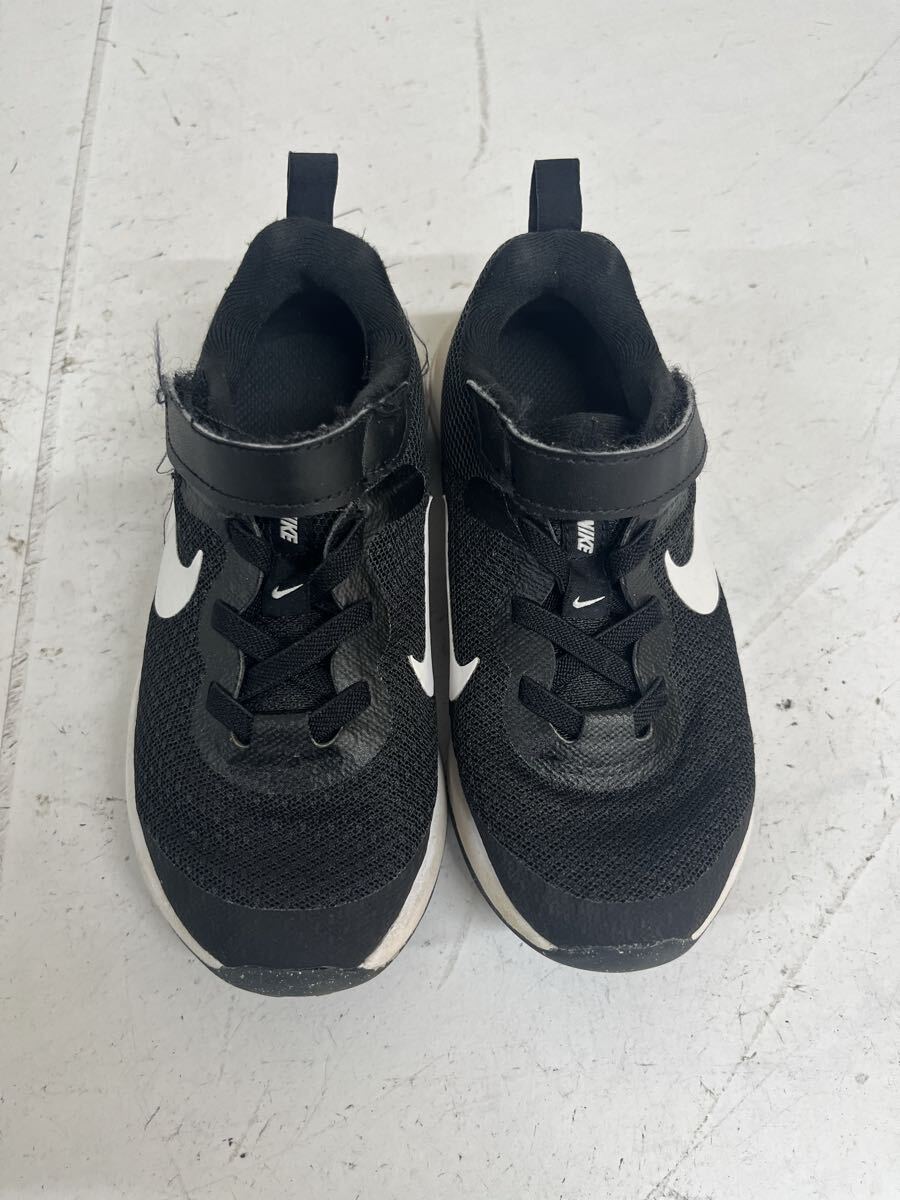 送料無料★ NIKE ナイキ スニーカー ランニングシューズ ブラック　サイズ1