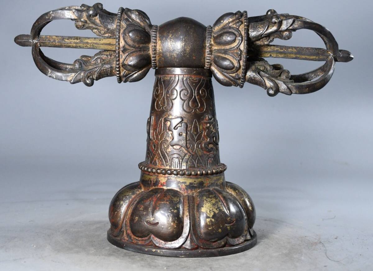 中国古美術・蔵伝工芸・寒鉄彩絵金剛降魔杵・手工錾刻・文房置物・鎮宅辟邪・風水法具 中国古美術・蔵伝工芸・寒鉄彩絵金剛降魔杵・手工錾刻・文房置物