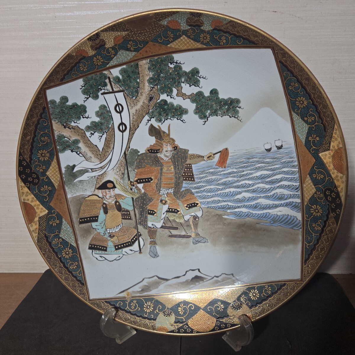 ♥骨董品 九谷 小皿 4枚 ① 金彩 骨董 古玩 Yahoo!オークション -「骨董品」(九谷) (日本の陶磁)の落札相場