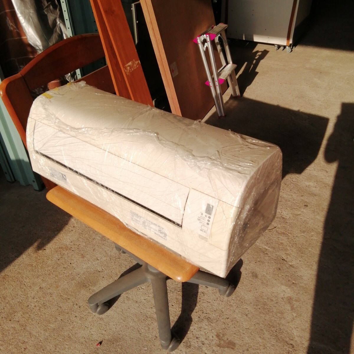 佐賀発 ダイキン ルームエアコン　リモコン付き　室外機付き　全て揃っております 